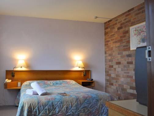 All Seasons Motel Армидейл Екстериор снимка